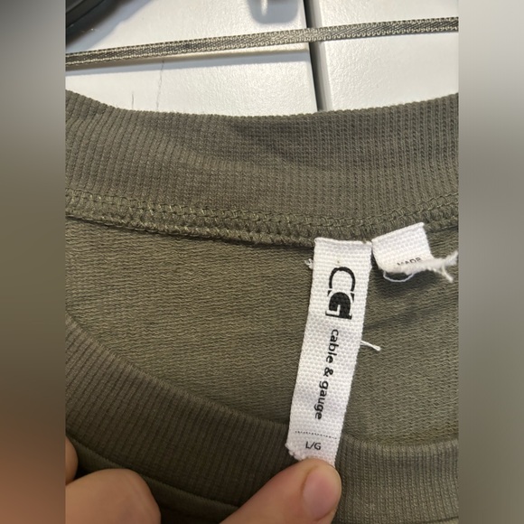 Cable and Gauge Olive Green Women's  Top with long Sleeve Details in L - Picture 4 of 5